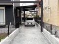 フレームエクステリアが魅せるモダンな駐車スペース工事