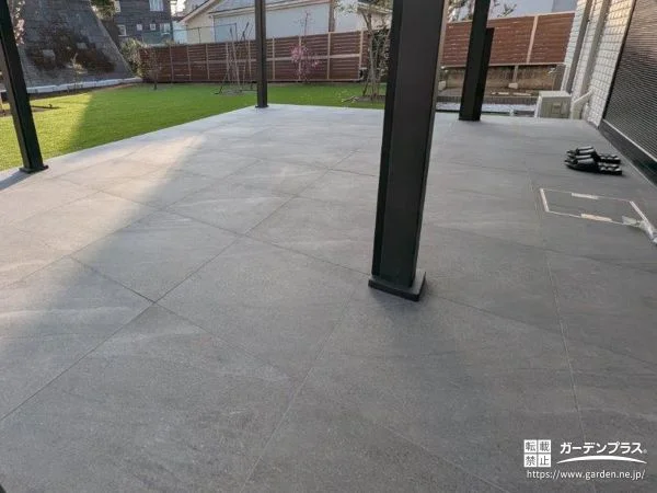 お住まいに寄り添う上質なタイルデッキ