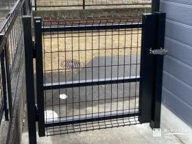 飛び出し防止にも配慮した門扉設置[施工後]