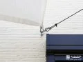 シェードを固定する金具