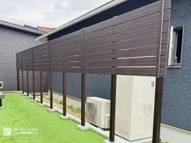 コストを抑えた設置にも最適。セミオーダーの目隠しフェンス[施工後]