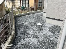見た目もすっきり。犬走りの雑草対策工事[施工後]