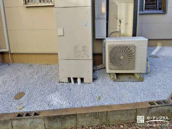 物置と室外機の下に土間コンクリートを打設した雑草対策工事
