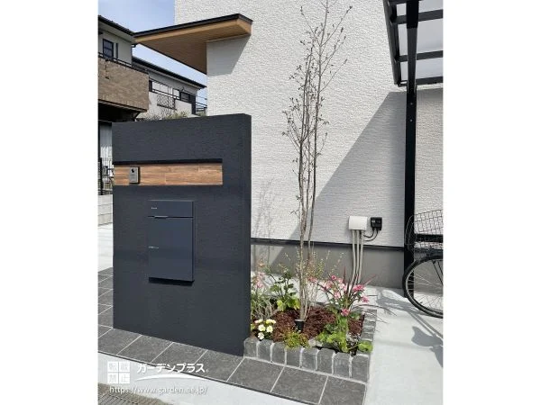 機能性もばっちりの、モダンで温かみのある門まわり