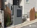 圧迫感を与えず、程よく視線を遮るおしゃれなモダン門柱