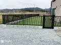 縦格子フェンスで、愛犬も安心のスタイリッシュドッグランに