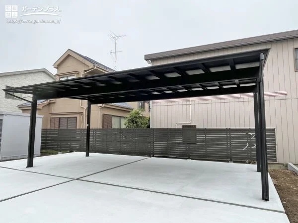 ゆとりある3台用カーポートとガレージの設置工事