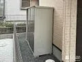 シックなブラウンカラーがお庭に馴染む物置
