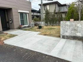 駐車しやすく快適に！オープン外構で叶える広々駐車スペース