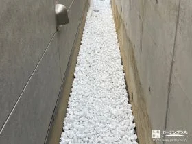 防犯砂利で不審者の防止を抑止する犬走り工事[施工後]
