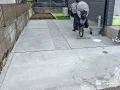 土間コンクリートで舗装した、1台用の駐車スペース