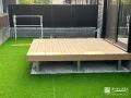 お庭に設置したナチュラルなウッドデッキ