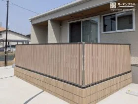 ナチュラルで上品に魅せる、やさしい目隠しフェンスのある暮らし[施工後]