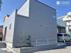 3台がスムーズに停められる　シンプルで機能的な駐輪スペース[施工後]