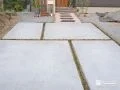目地デザインがおしゃれな駐車スペース
