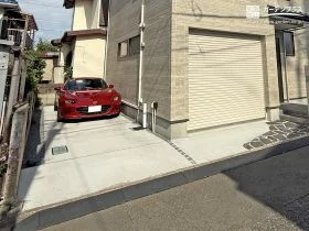 シンプルながらも完成度の高い駐車スペース[施工後]