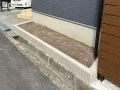 住まいを引き立てる、ナチュラルな化粧ブロック花壇