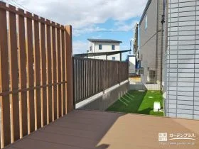やわらかな緑と木目のやさしさに包まれる主庭[施工後]
