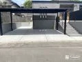 引き締まった印象の中にも重たさを感じさせない新築外構
