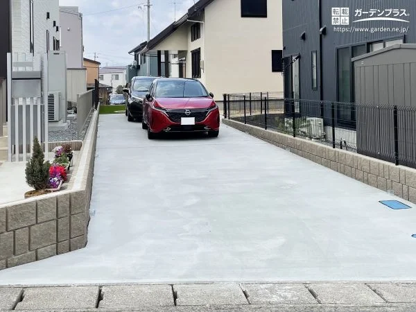 旗竿地にぴったりのシンプルで使い勝手の良い駐車スペース