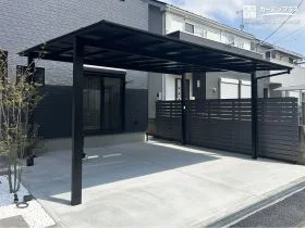 光を遮って、視線も遮るブラックポリカーボネート[施工後]