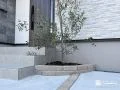 水やりやお手入れを楽しむ花壇