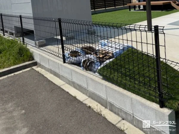 メッシュタイプのフェンスで解放感を保った敷地境界工事