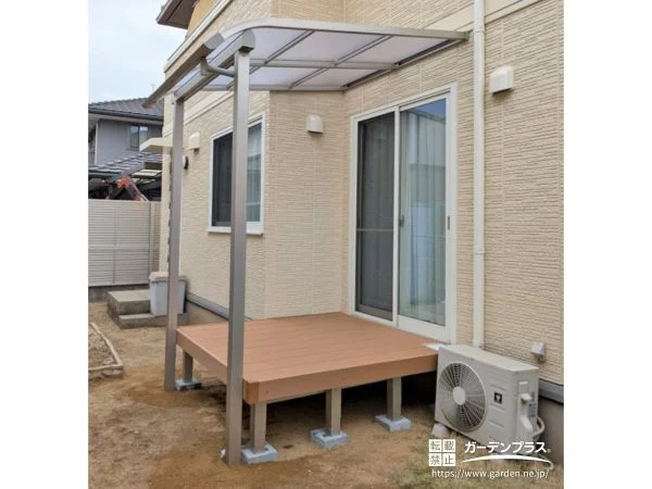 頭上にテラス屋根をつけ天候を気にせず洗濯物が干せるデッキ工事