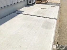 前庭の芝や植栽を撤去し駐車スペースを拡張させたリフォーム工事