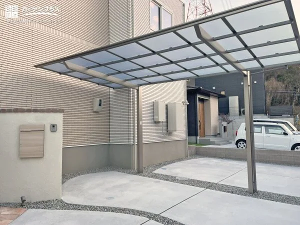 日常をスマートに支える、1台用カーポートのある外構