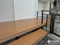 お部屋と庭をつなぐウッドデッキ