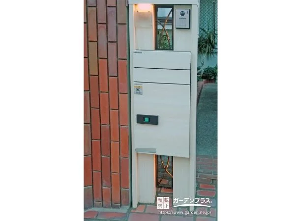 コンパクトに多機能をまとめた機能門柱