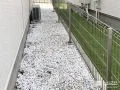メッシュ状のフェンスで解放感を保ちなら境界を区切った工事