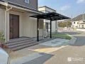 玄関前に設置したもう一方のカーポート