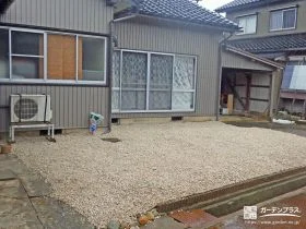 雑草の無い明るい空間に一新された玄関からお庭のリフォーム工事