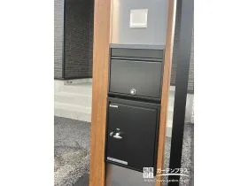 お留守の際のお荷物の受け取りに便利な機能門柱[施工後]