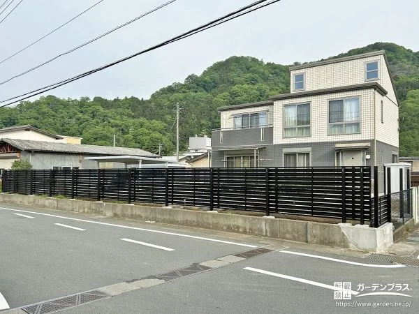 生垣をフェンスに取替えお手入れが楽な敷地境界を叶えた工事