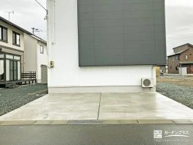 雪の日も安心してお使いいただけるようコンクリートを打った工事