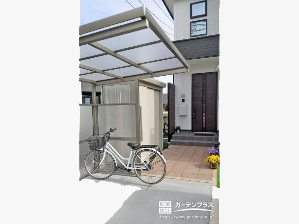 側面パネル付きのサイクルポートで自転車を保護