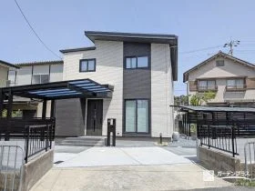 敷地に合わせた設計で、暮らしやすさを追求した新築外構