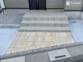 明るくナチュラルなインターロッキングアプローチ