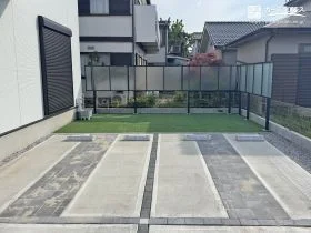 グレーが効いた、美しく整う駐車スペース[施工後]