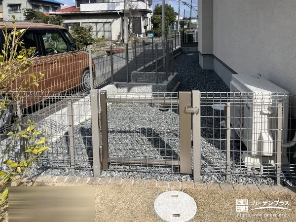 植栽の緑がある暮らしに寄り添うフェンスと門扉の設置工事