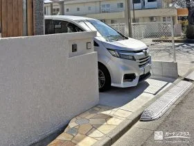 玄関前を石貼りで華やかに[施工後]
