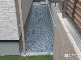 犬走りの雑草対策[施工後]