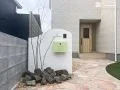 柔らかな曲線で迎える、ナチュラルな門まわり
