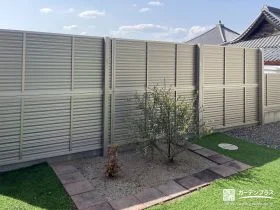 2段支柱を用いてしっかり視線をカットするフェンス[施工後]