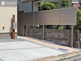 暮らしに寄り添う明るい玄関周り[施工後]