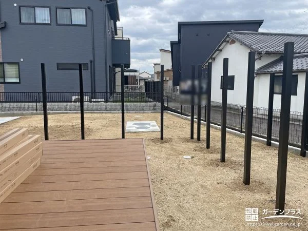 目隠しフェンスの柱建て