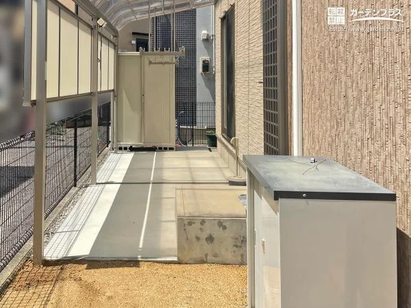 勝手口まわりを使いやすく整えたコンクリートテラス